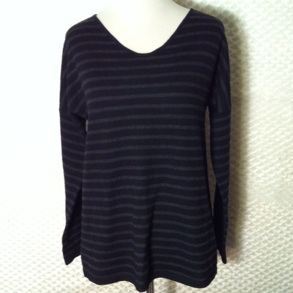 100% Merino Wool Eileen Fisher V Neck Sweater
